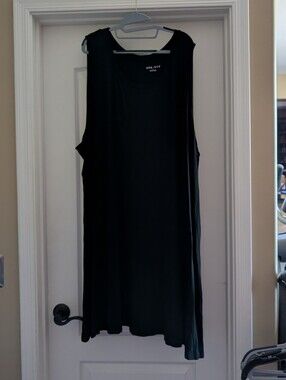 Ava & Viv Black Sleeveless Scoop Neck Dress